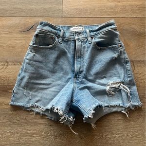 A&F Mom Short